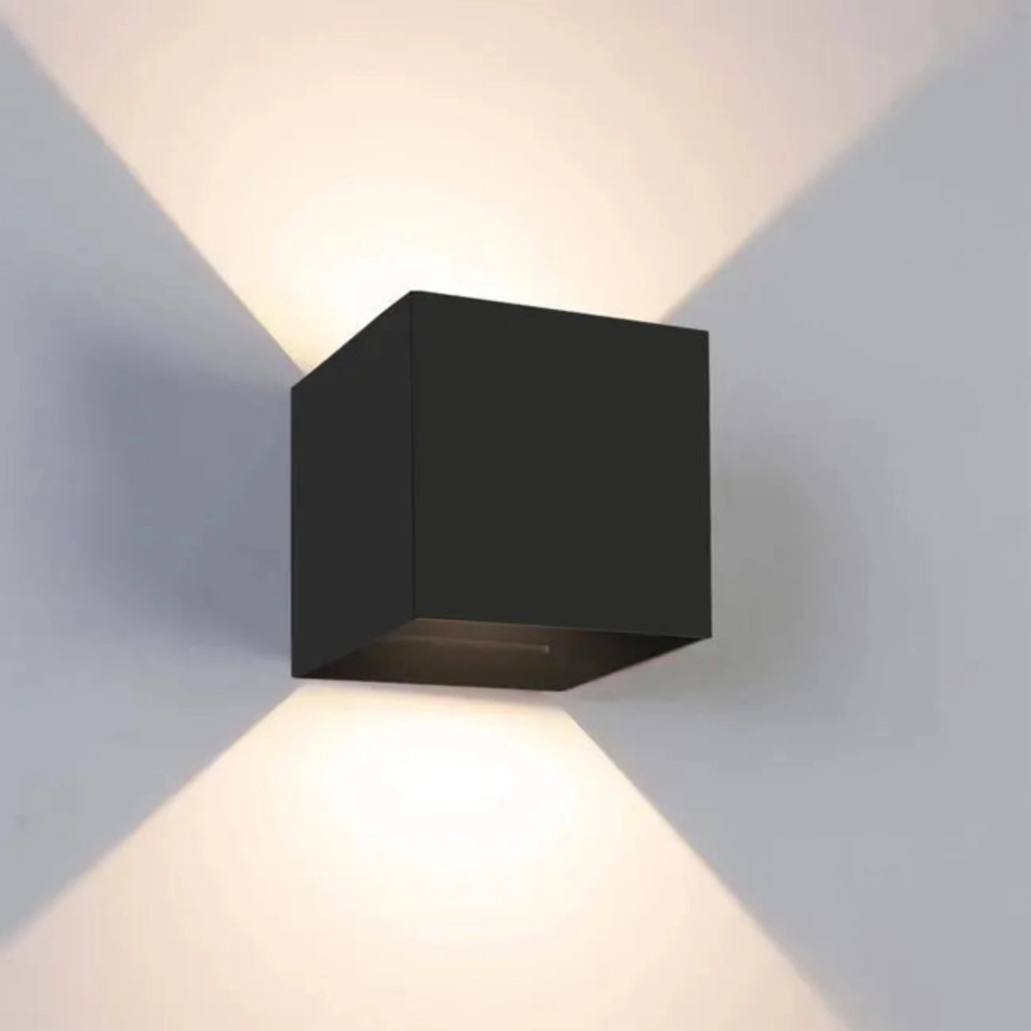 Applique Cube, lampada da parete per interni ed esterni