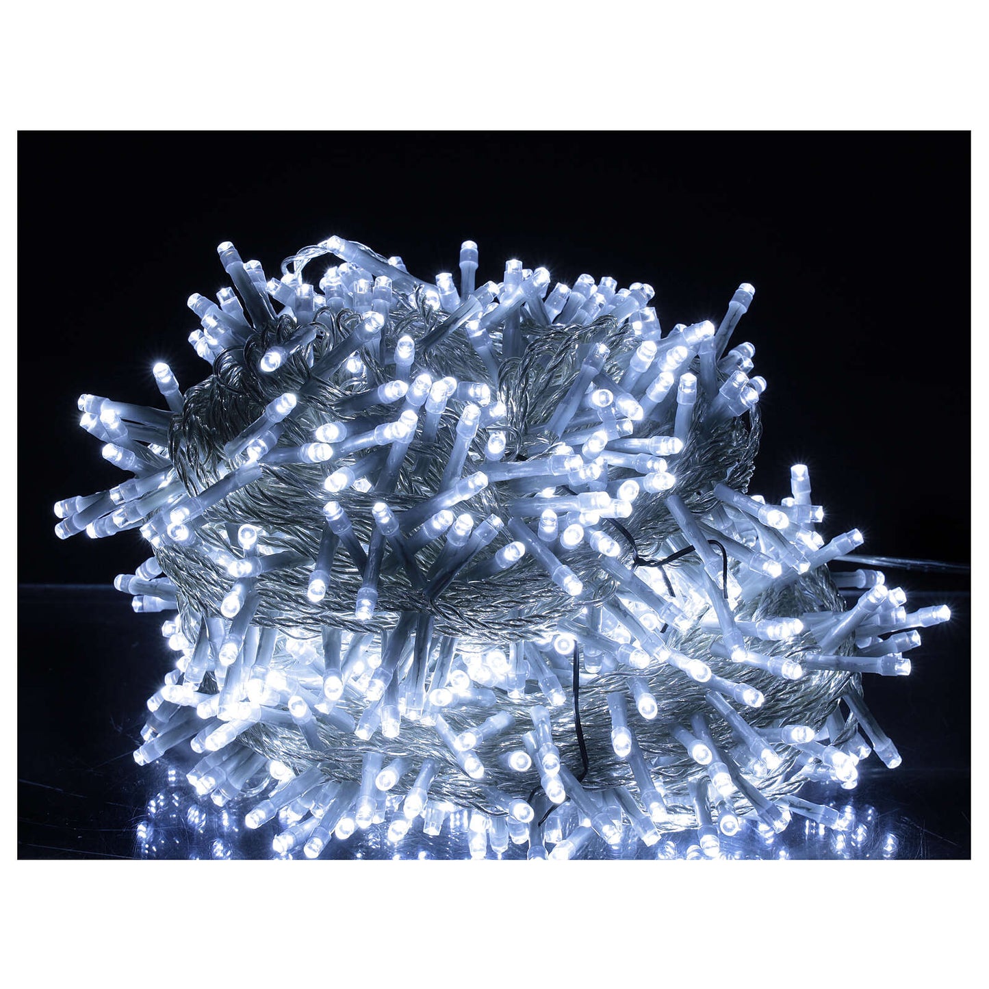 Catena luminosa bianca luce fredda che lampeggia calda