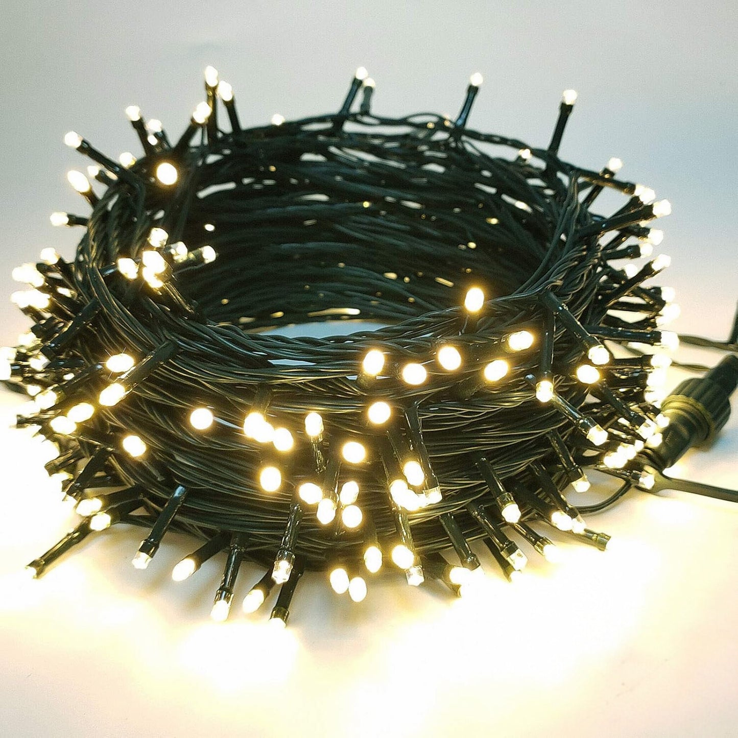 Catena luminosa nera calda che lampeggia fredda